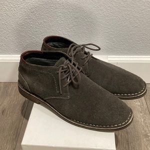 Chukka boots